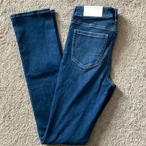 AEO size 8 regular super stretchy skinny jeans